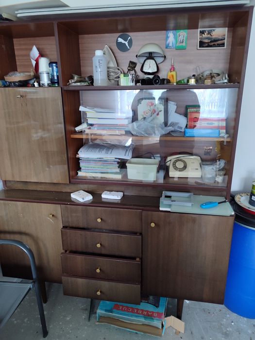 Sprzedam kredens z czasów PRL-u