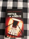 Bomba w windzie .