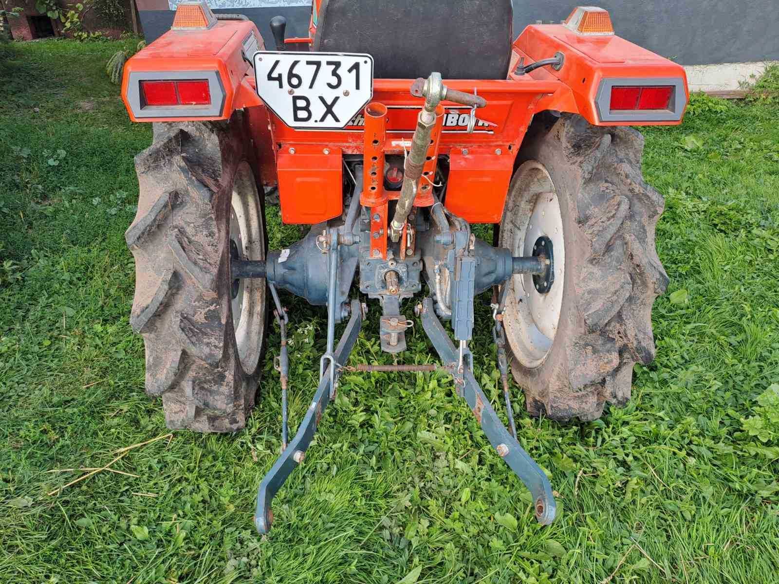 Kubota L1-185. Мінітрактор