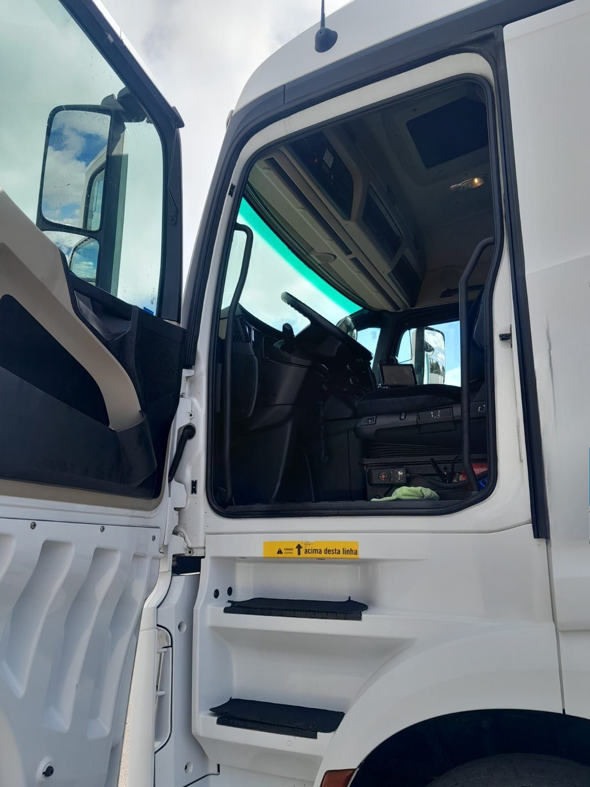 Mercedes Benz Actros 2542 de 2014 (ler descrição)