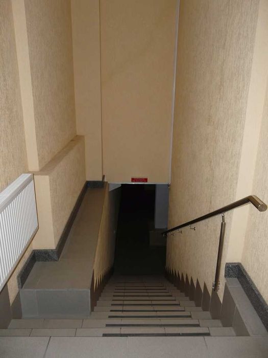 Продам комплекс торгових приміщень в самому центрі міста.