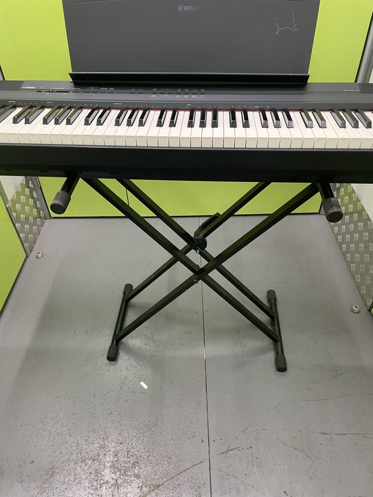 Piano Yamaha P-105