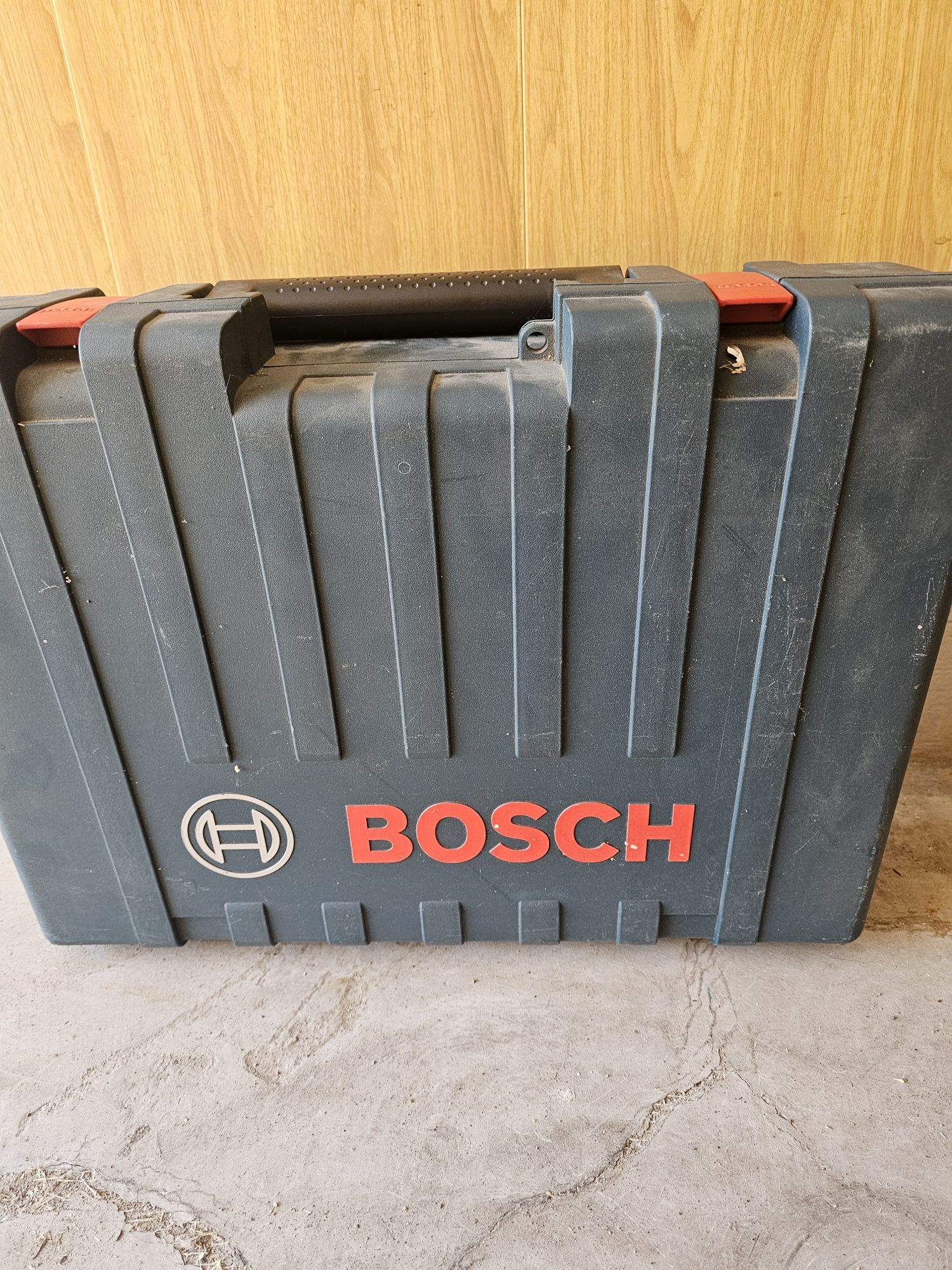 Перфоратор Bosch GBH 3-28E