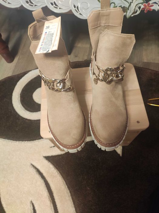 Продам Жіночі Сапоги Нові