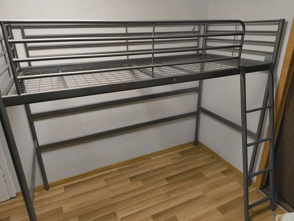 Łóżko piętrowe IKEA SVÄRTA