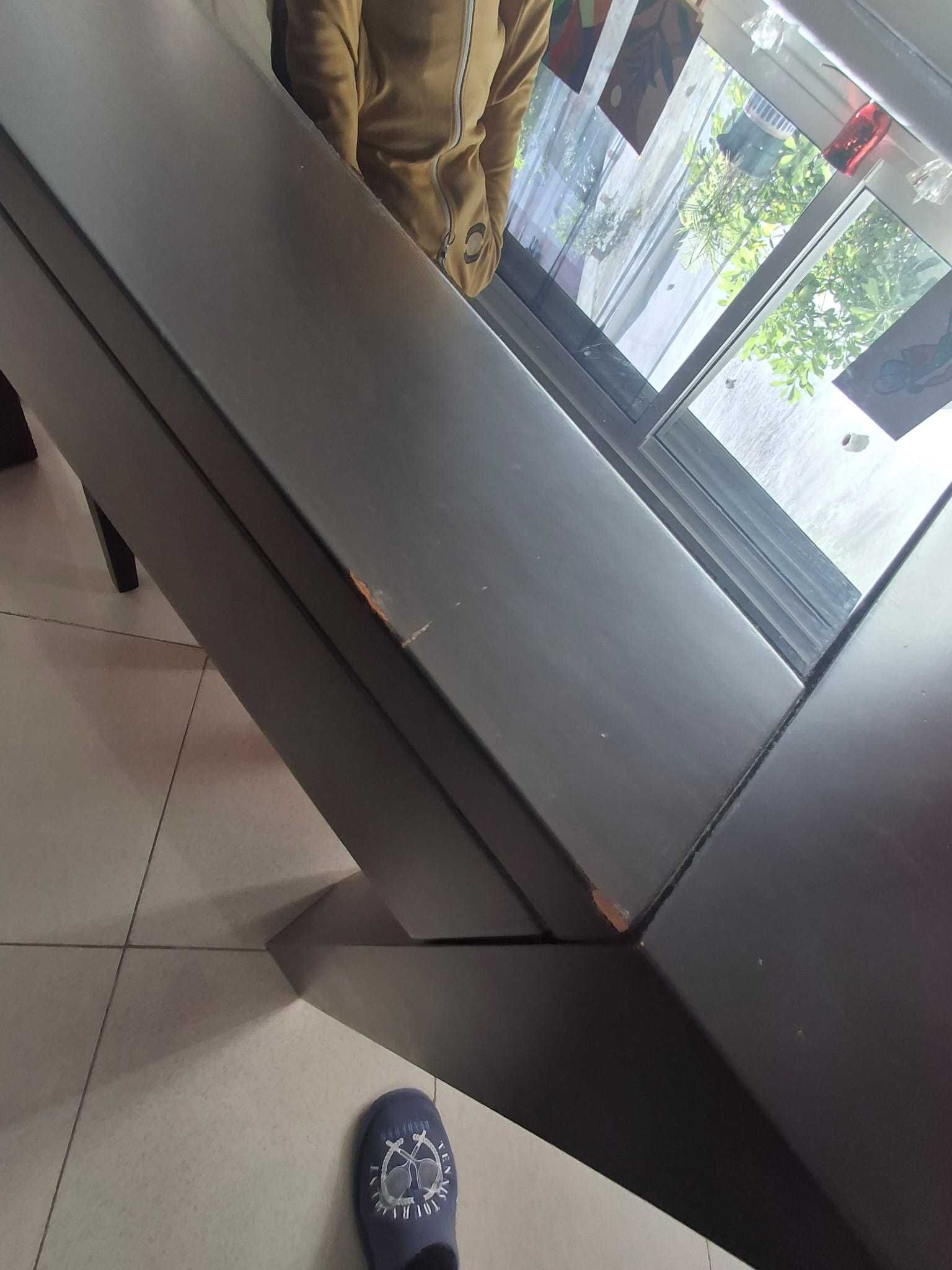 mesa de jantar inteiriça