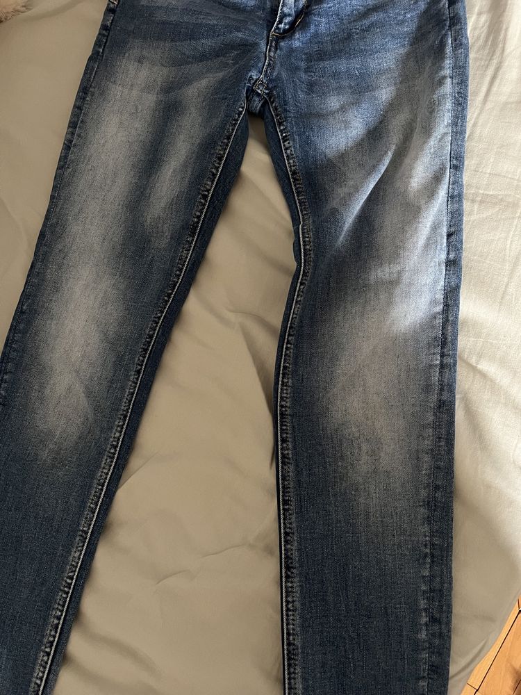 Spodnie jeans niebieskie