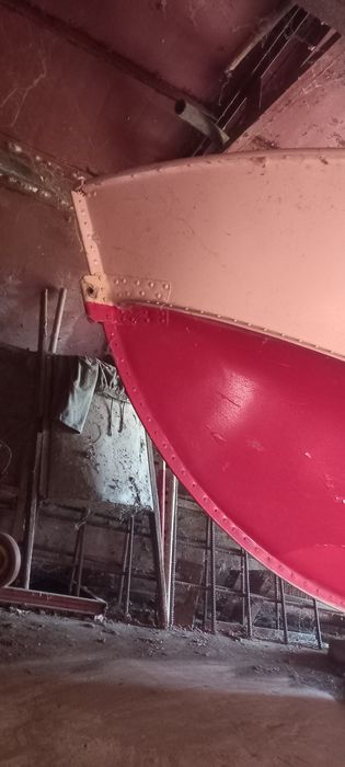 Лодка "Прогрес 4" з мотором Віхрь 30 та пристроями для транспортування