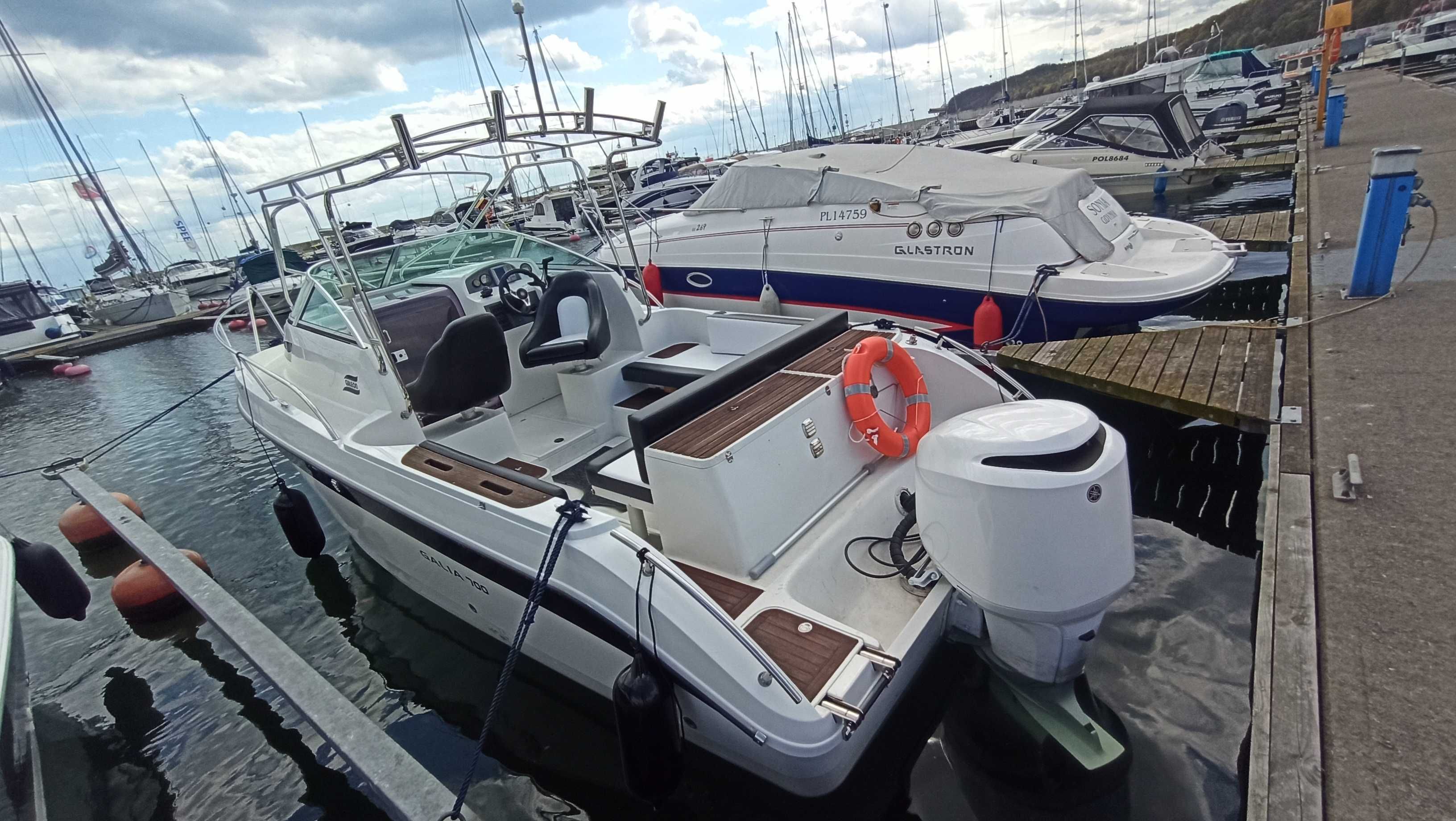Sun sail Czarter łodzi motorowej motorówka Galeon, Gdynia Sopot Gdańsk