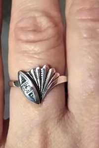 srebrny pierścionek
