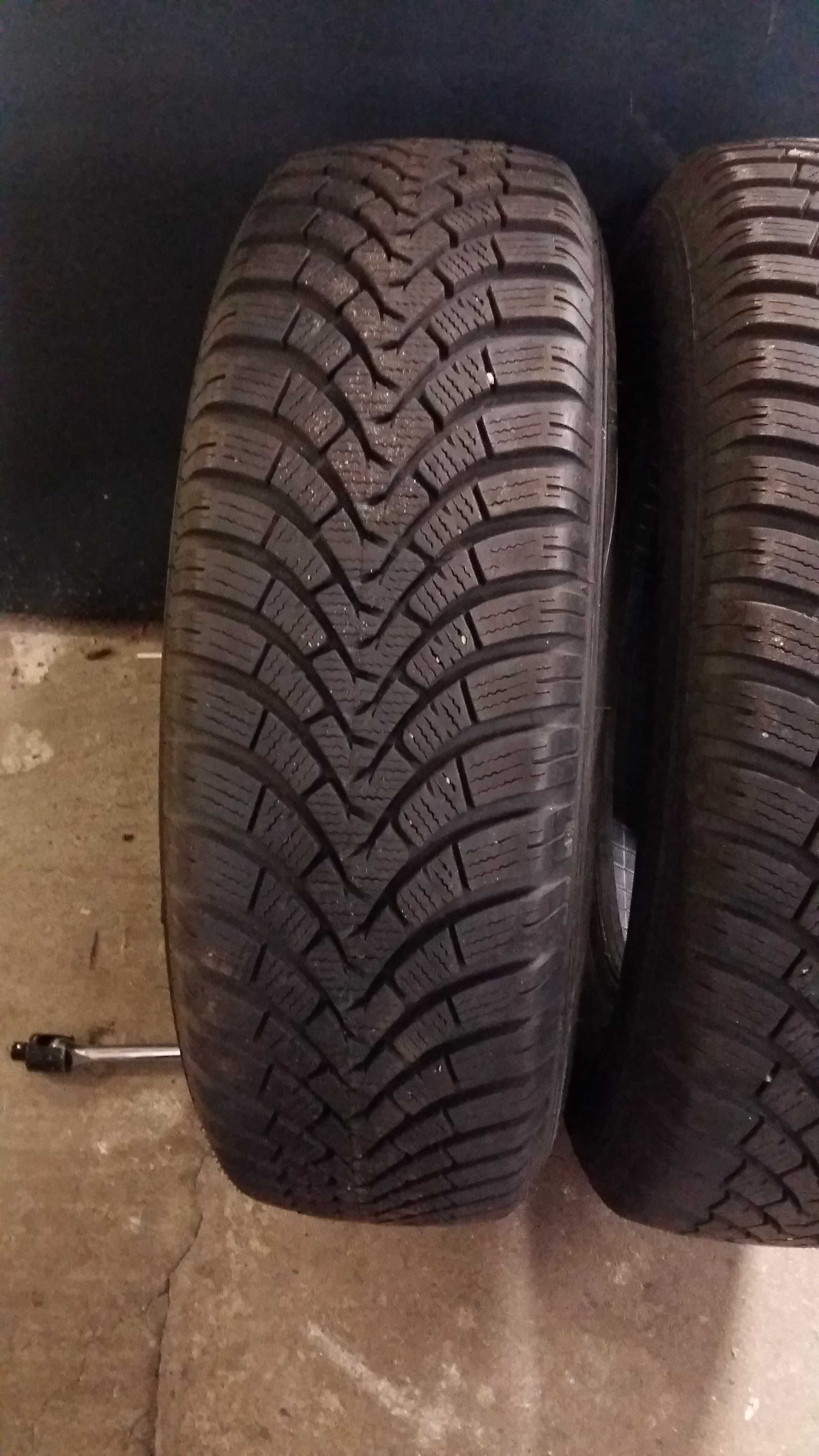 215/70 16 Falken 2sztuki zima