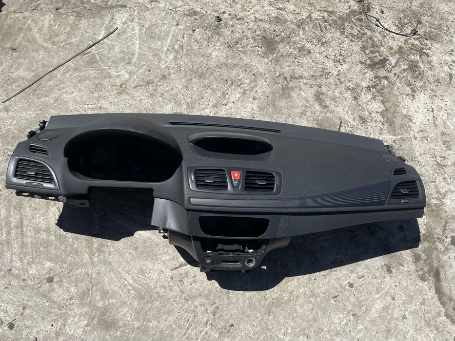 Торпедо консоль подушка airbeg Renault Megane 3