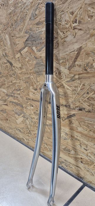 Sztywny Widelec Rose 28" chromowany.