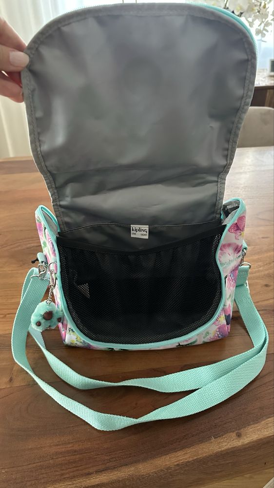 Kit escolar Kipling novo