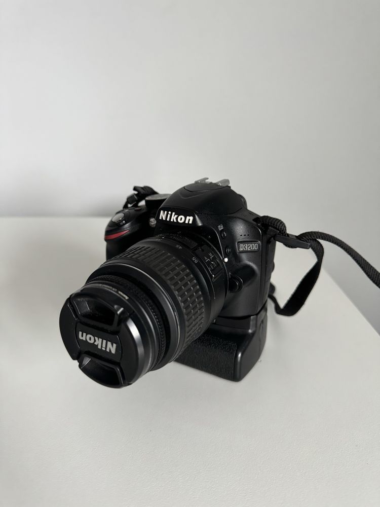 Nikon D3200, com pouco uso