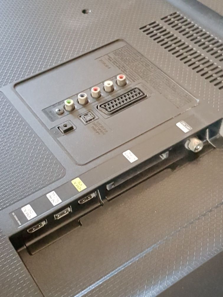 Telewizor Samsung 40' model UE40H5000AW - uszkodzony