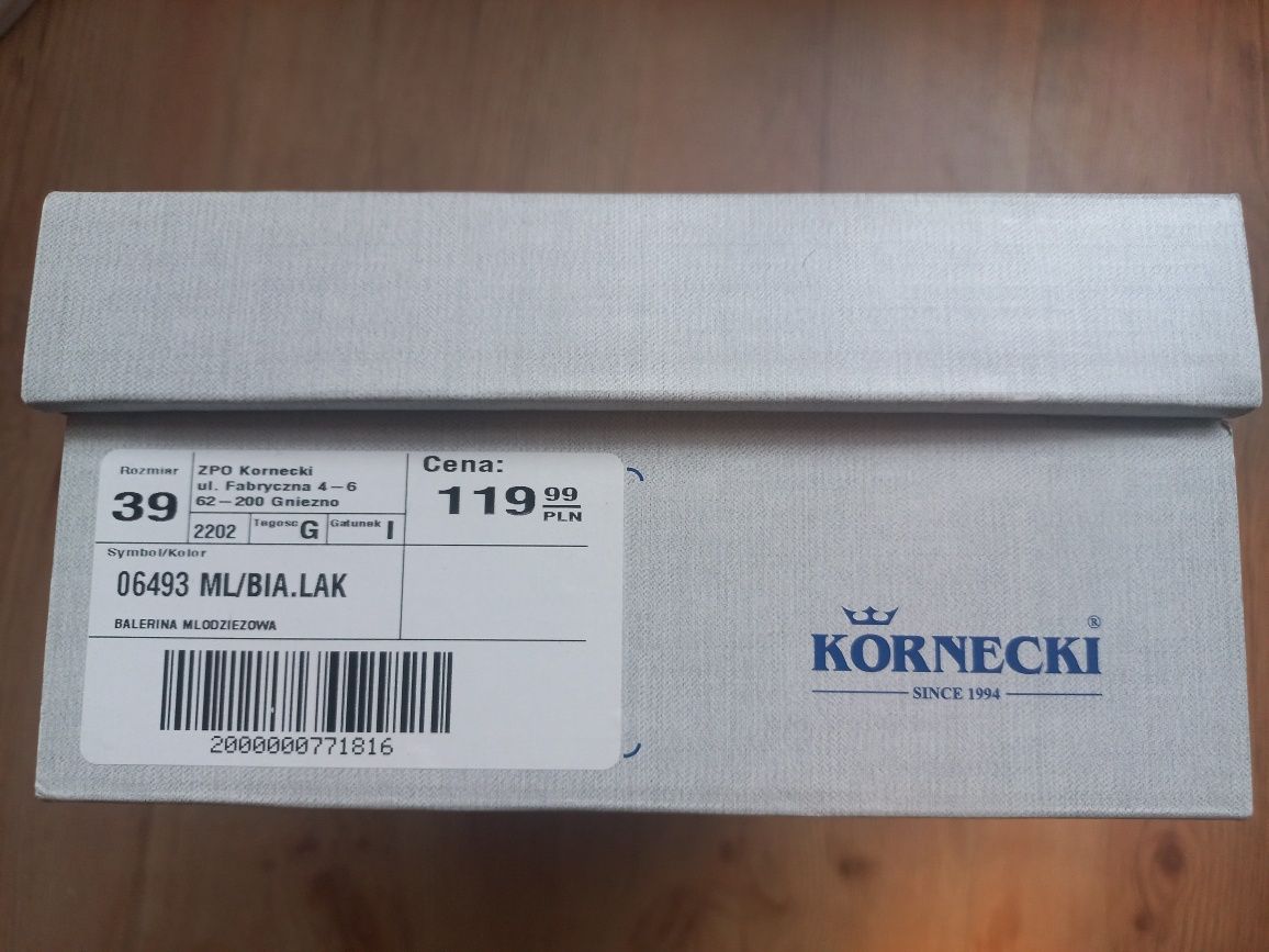 Białe buty SKÓRA baleriny KORNECKI 38 39