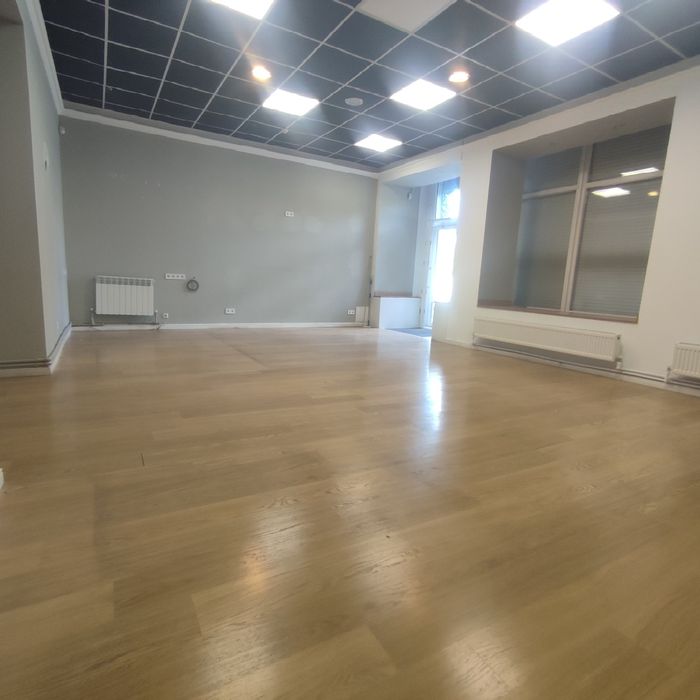 Приміщення на проспекті Олександра Поля 100