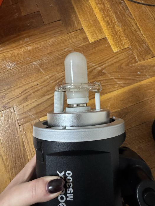 Студійний спалах Godox MS300