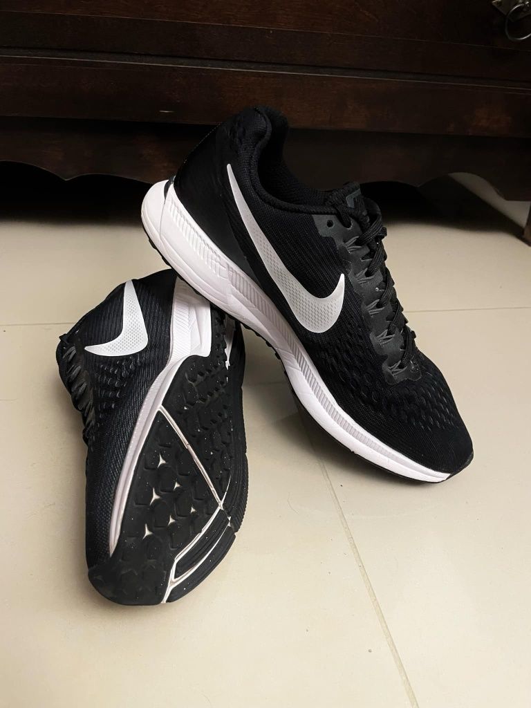 Nike Air Zoom Pegasus 34 buty do biegania uniseks 40 

Rozmiar 40
Wkła