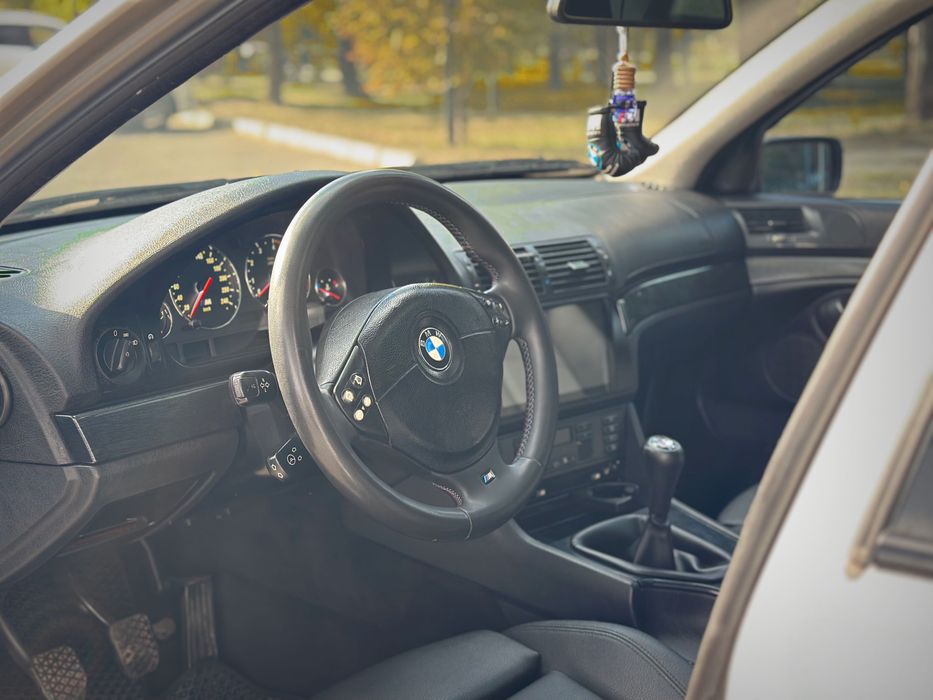 BMW E39 528i МКПП