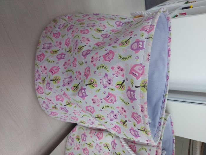 Duży kosz, pojemnik na pluszaki. Owalny 50/40. Wysokość 45 cm.