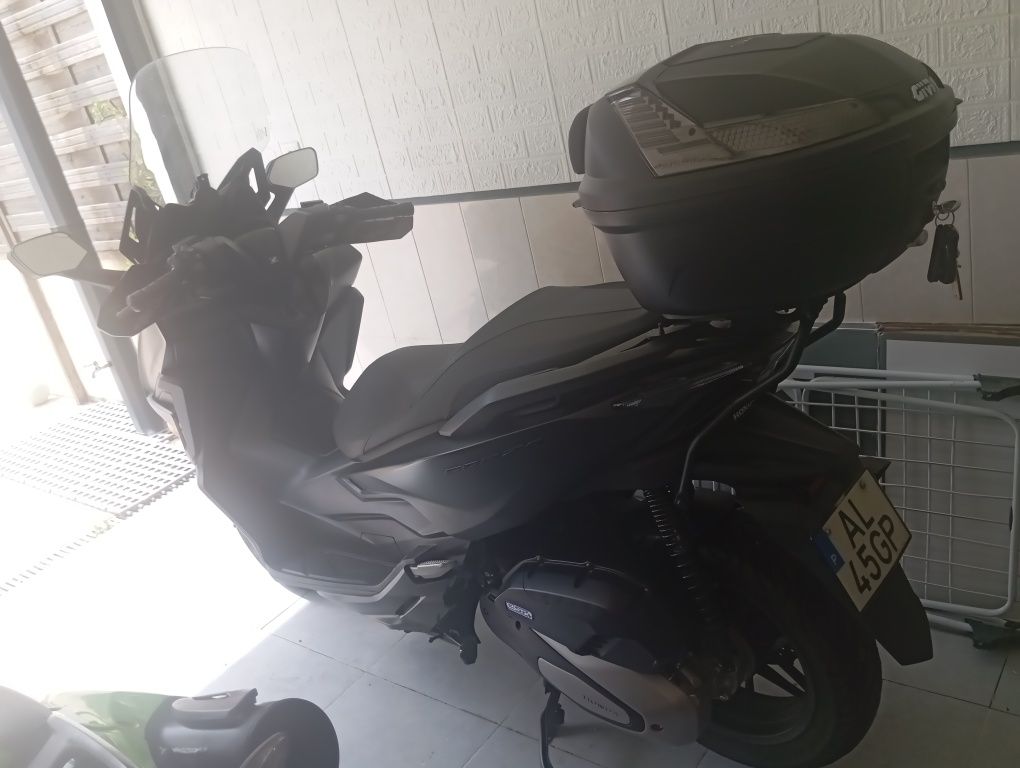 Honda forza 125 cc
