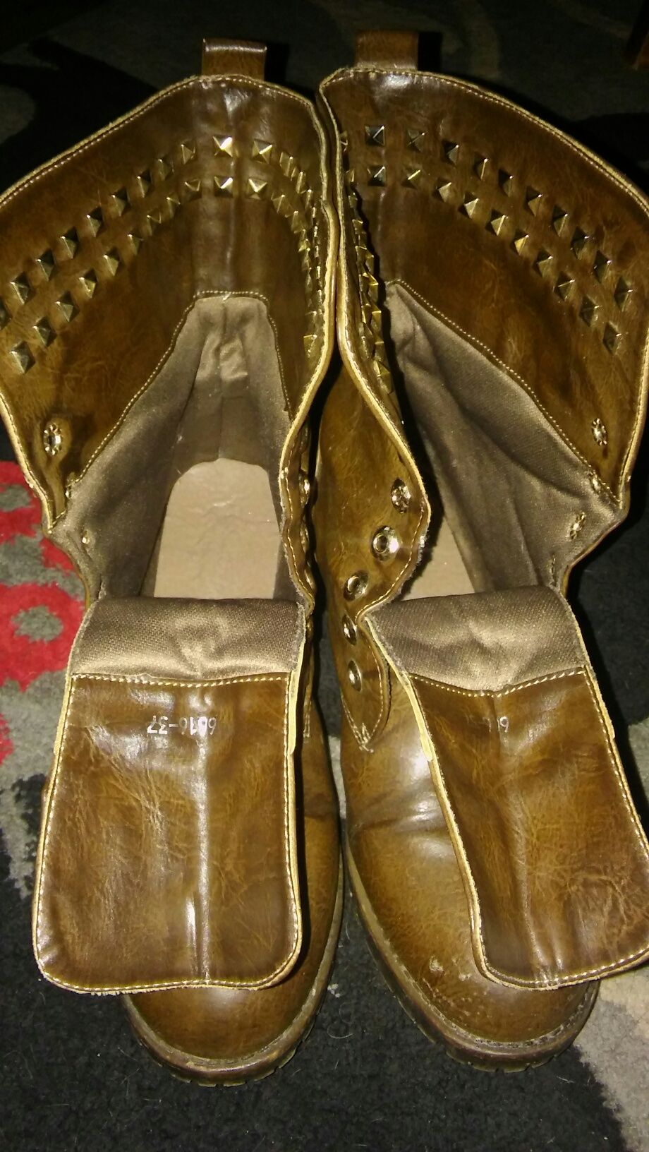 Buty damskie z cwiekami r.37