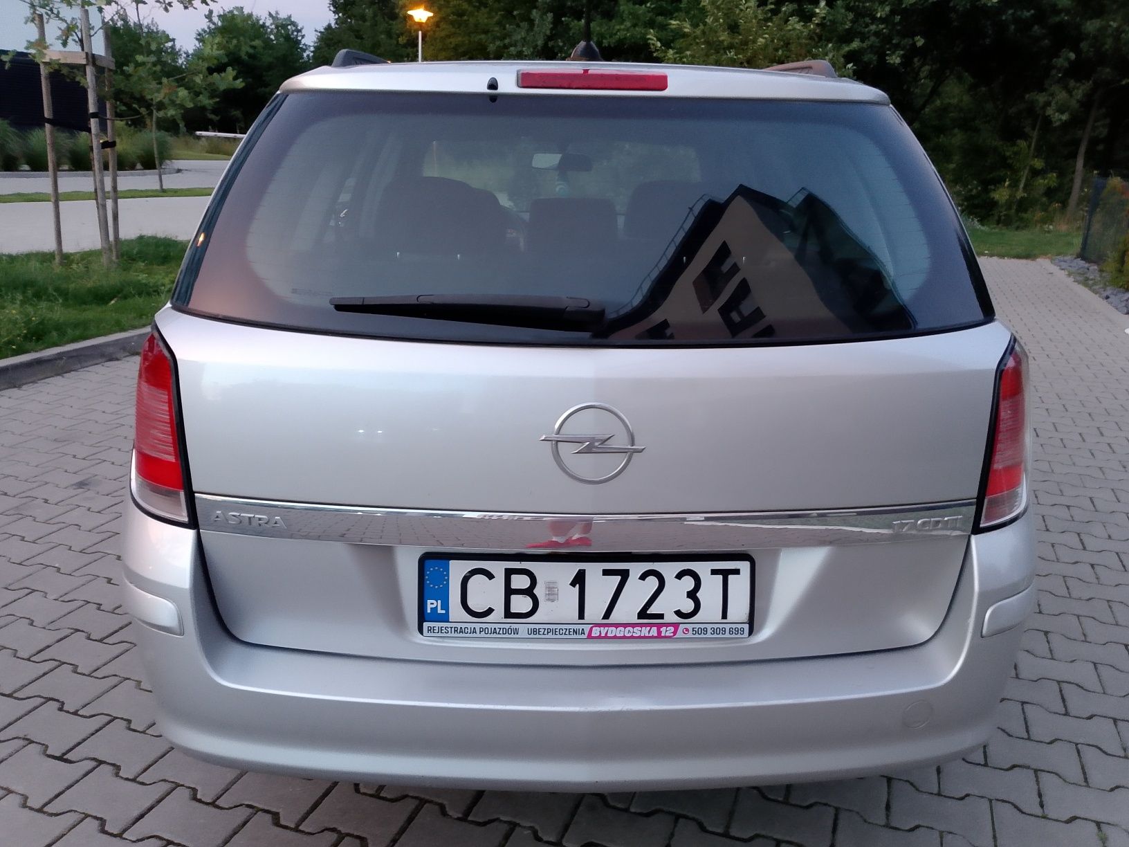 Bdb stan tech Oplaty na rok bez wkładu Opel astra 1.7