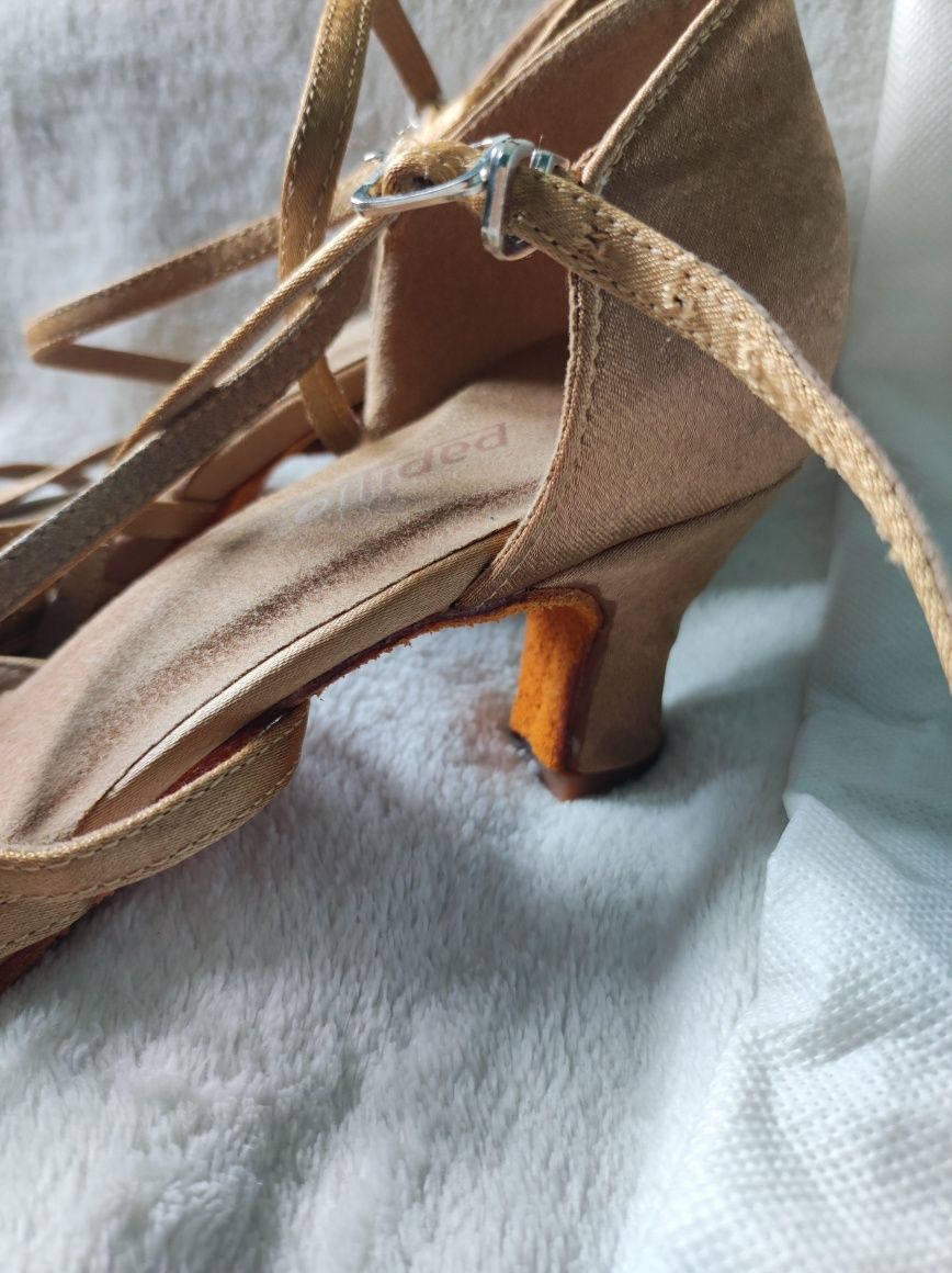 Buty do tańca towarzyskiego