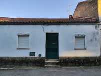 Vende-se moradia para recuperar em Monfortinho
