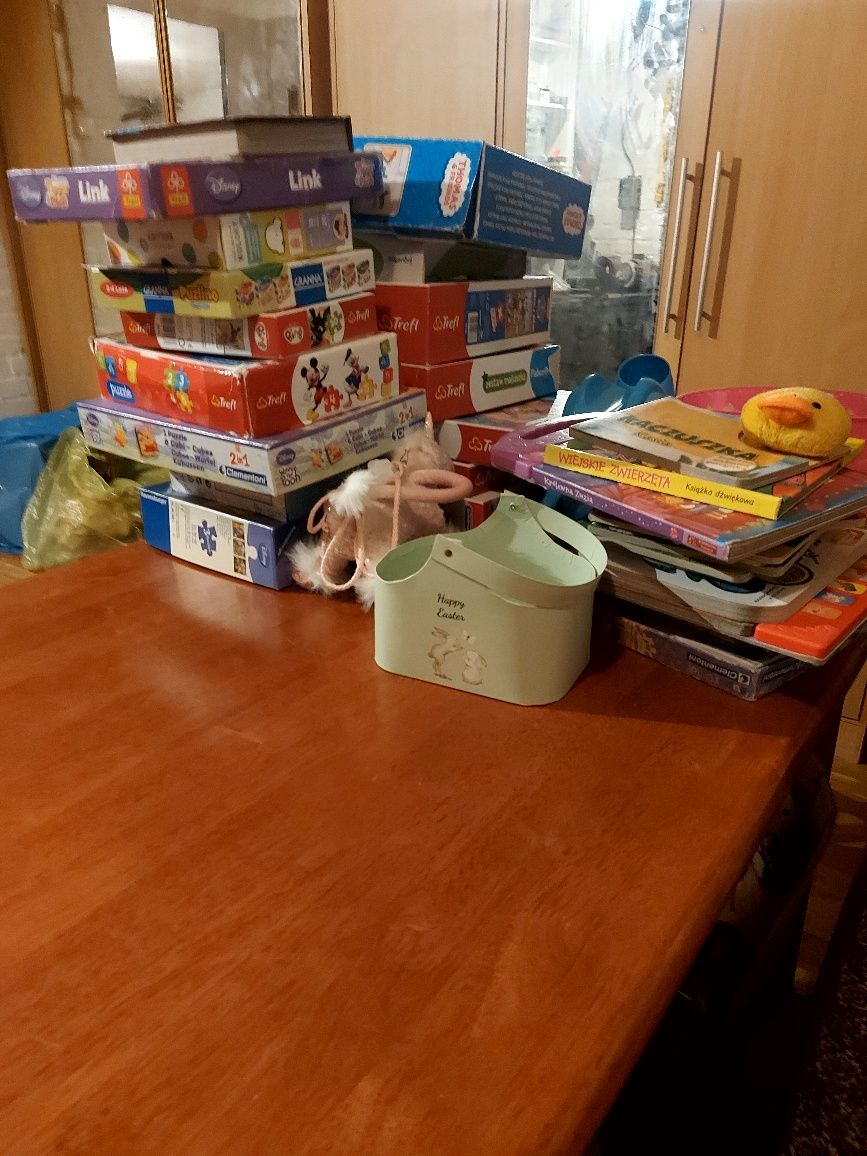 Ubranka dla dziewczynki, zabawki, gry dla dzieci