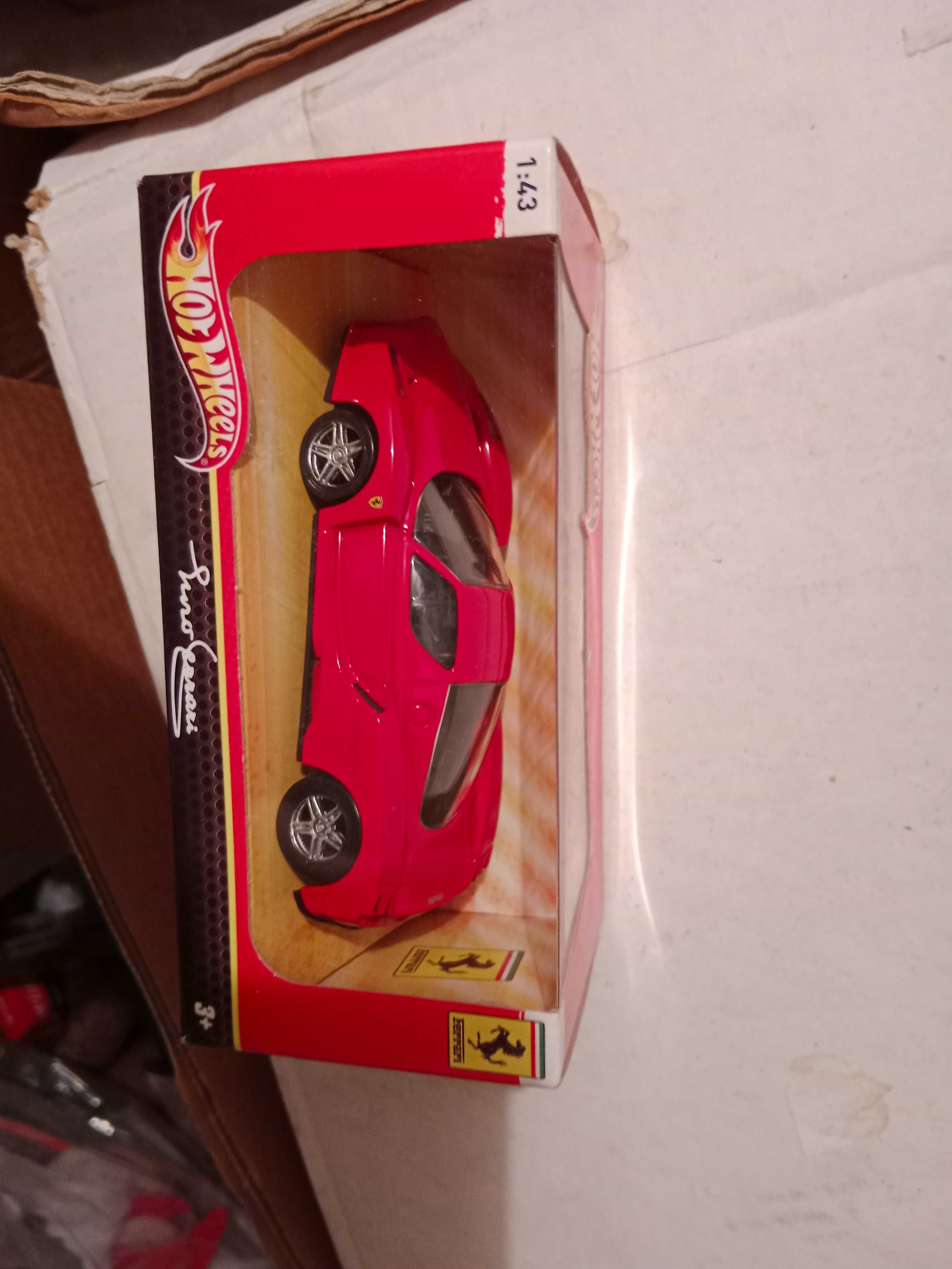 Auta Ferrari 1:38 V-power