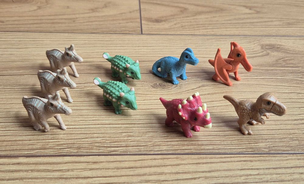 Kinder Natoons Dinozaury
