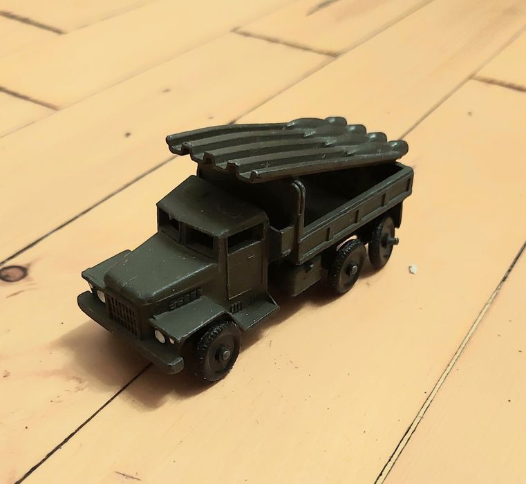 Коллекция игрушек военной техники