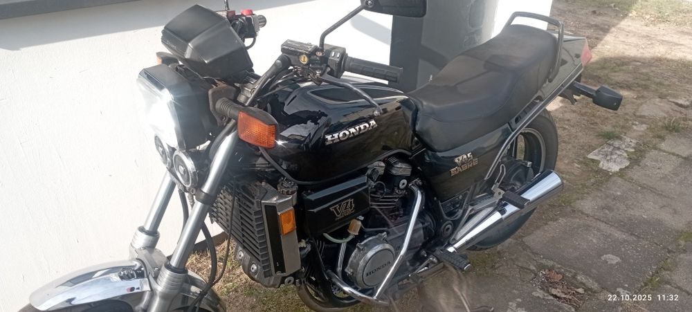 Honda V45 Sabre 750cc