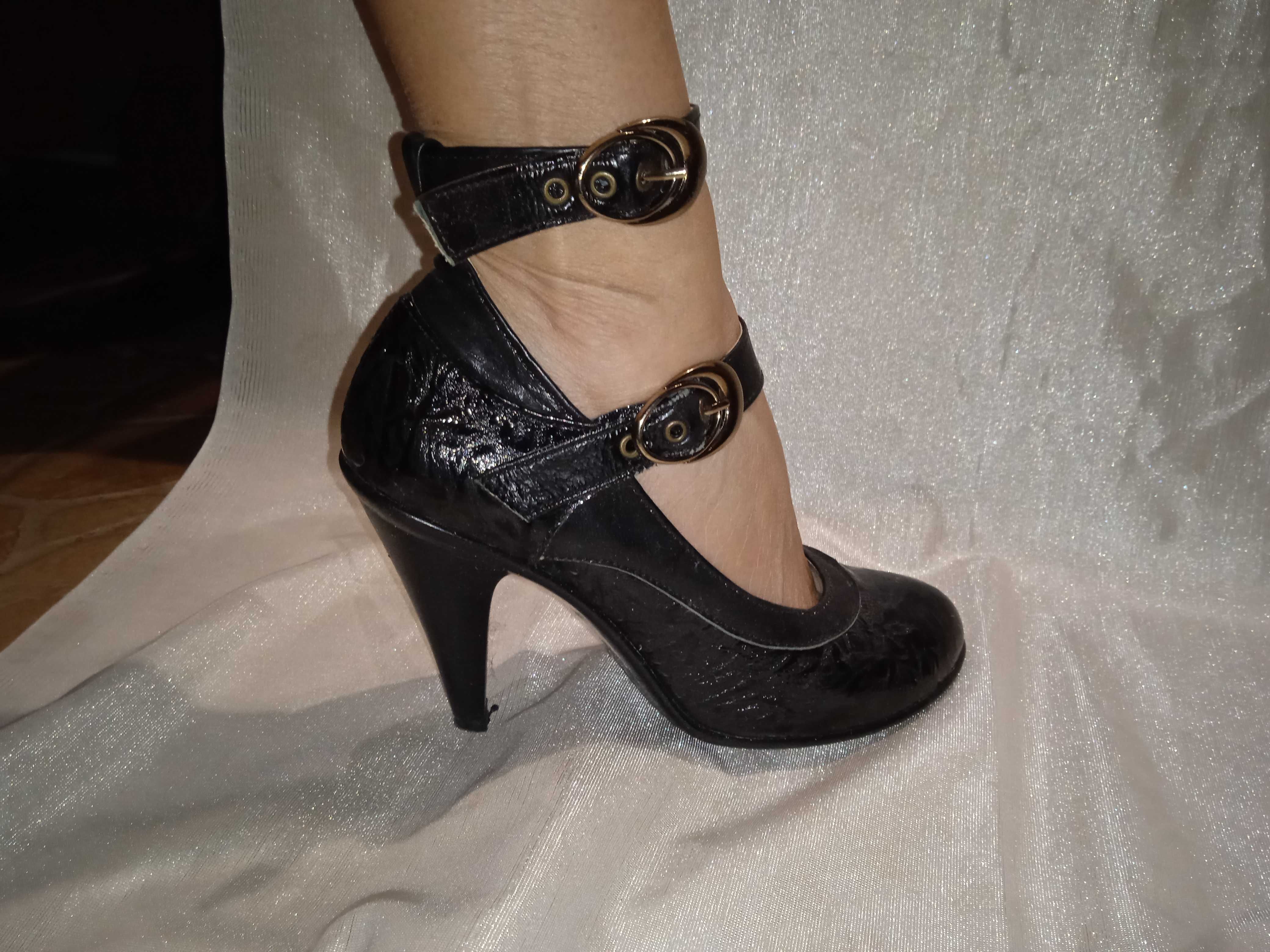 Туфли женские кожаные черные на каблуке 37 р-р с застежками ремешками