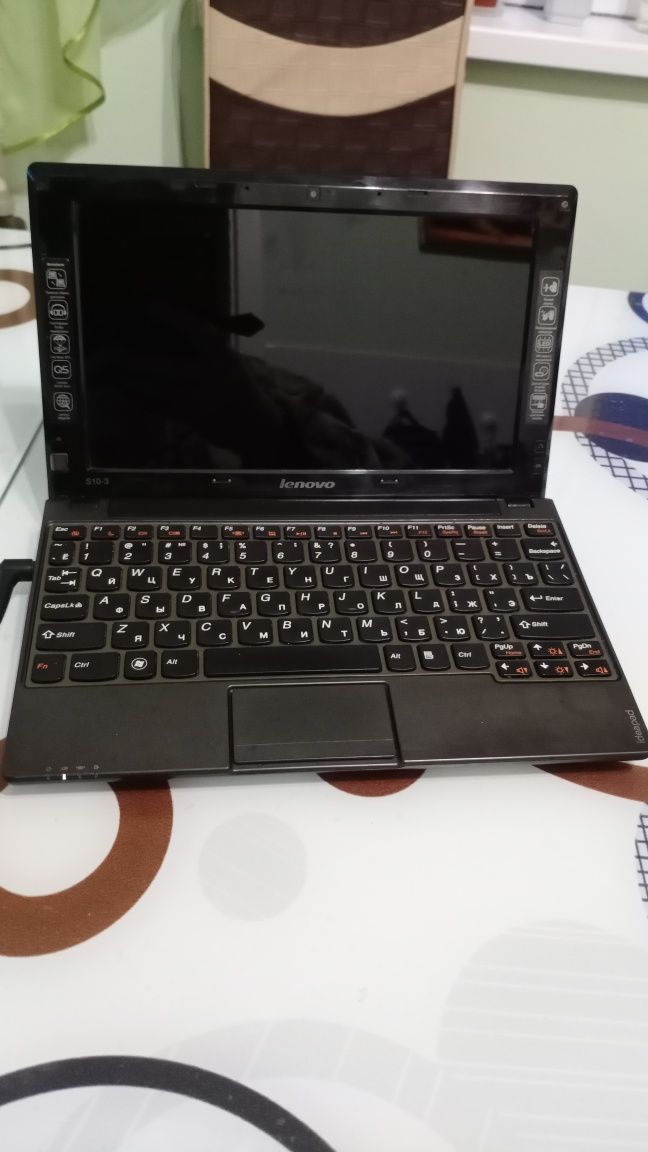 Продам нетбук Lenovo s 10-3