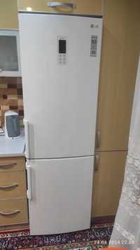 Холодильник LG 205 см