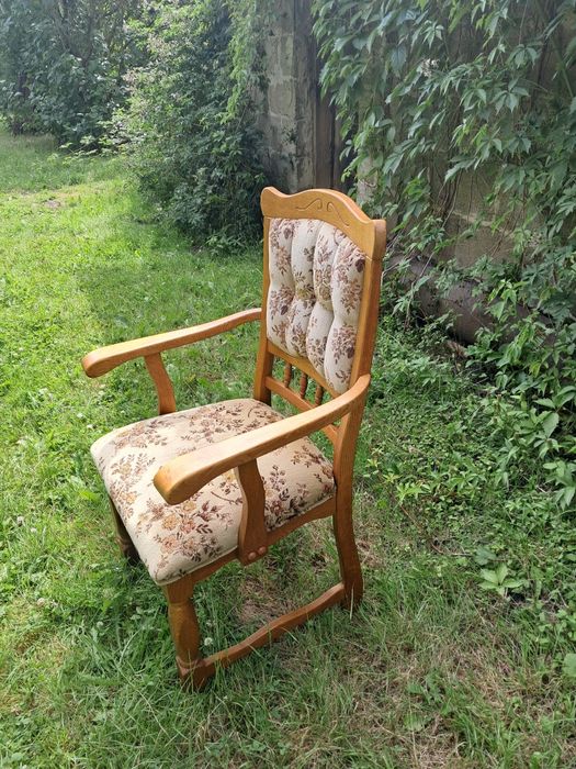 Komplet krzeseł dębowych