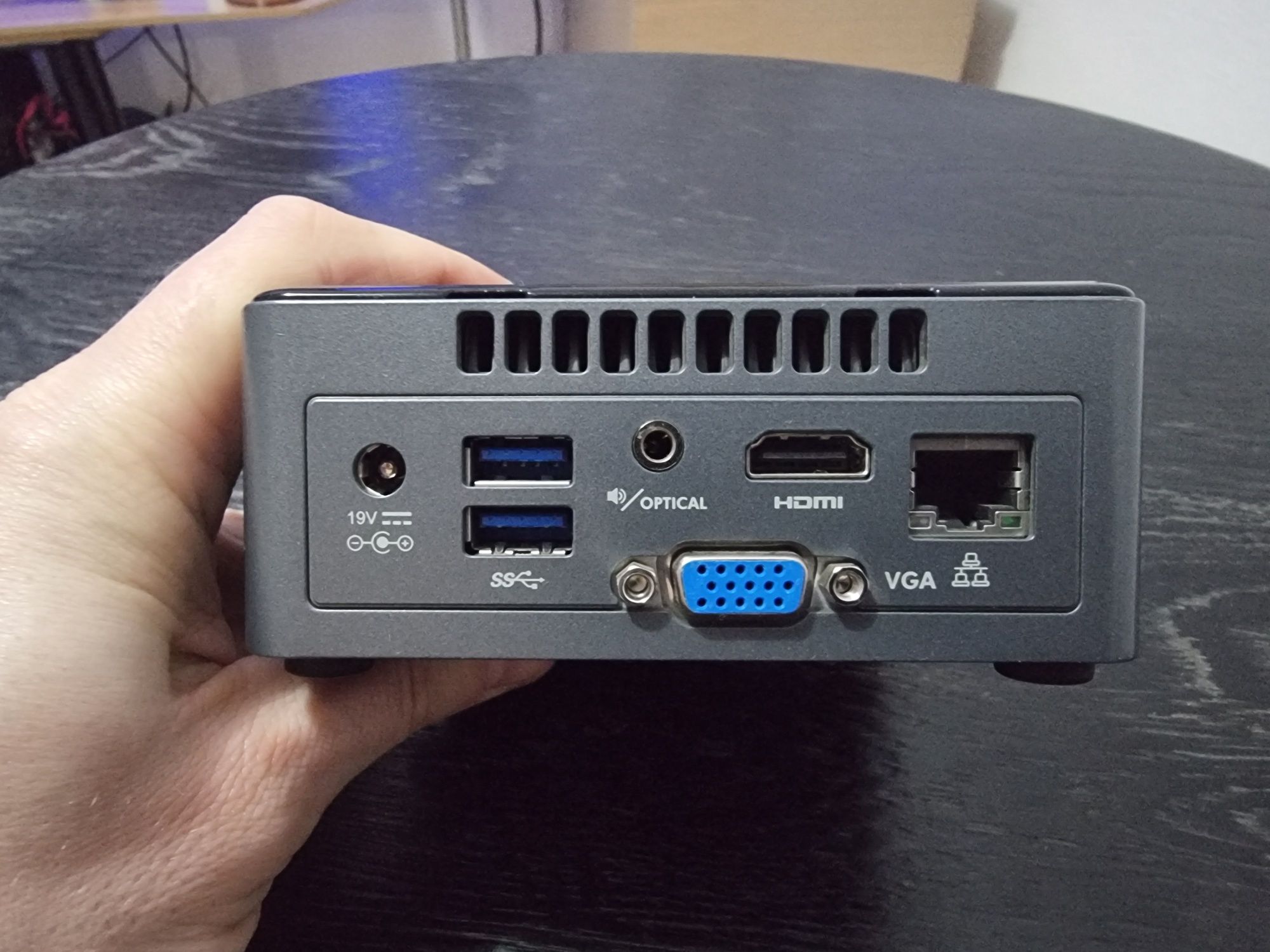 Mini komputer Intel NUK