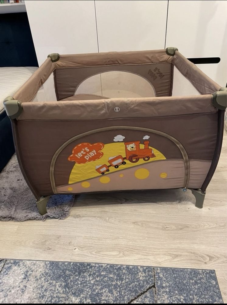 Kojec dziecięcy duży.