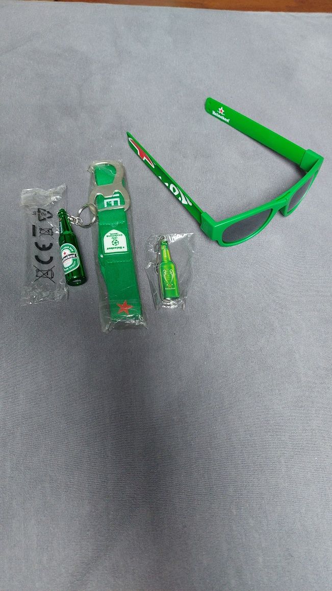 Heineken zestaw gadżetów Okulary Smycz Otwieracz Brylok Latarka