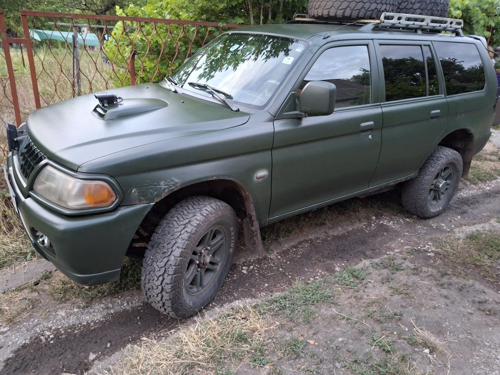 Mitsubishi Pajero Sport 1