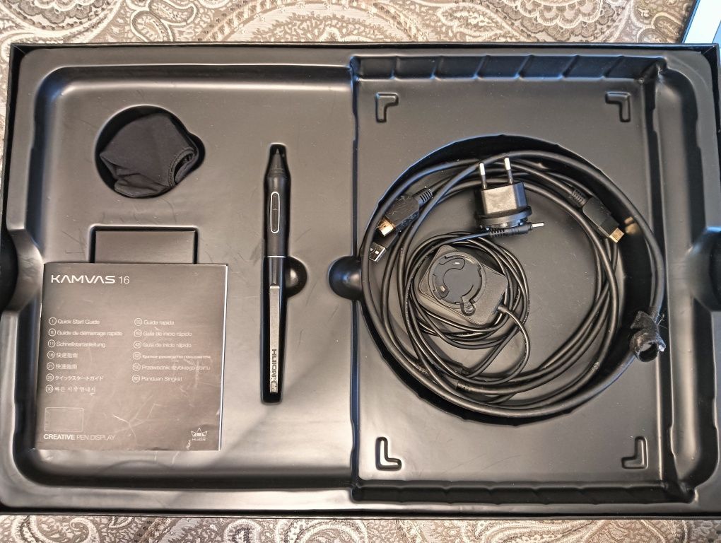 Tablet graficzny kamvas 16 HUION
