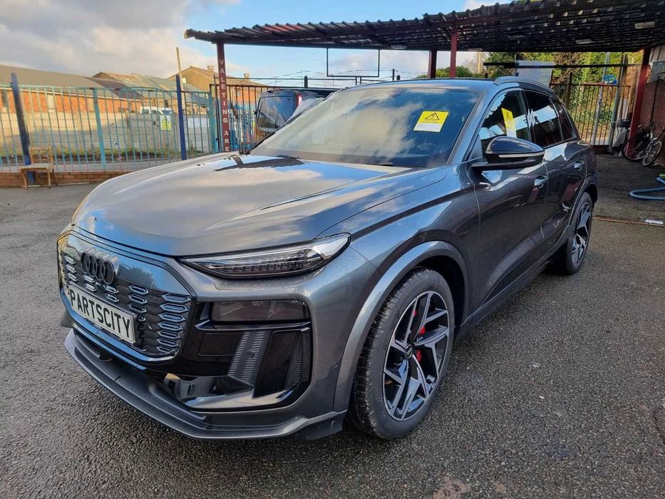 Капот та інше Audi Q6 e-tron розборка