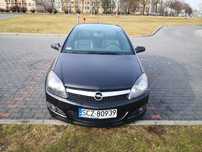 Opel Astra Astra H wersja Cosmo panorama.