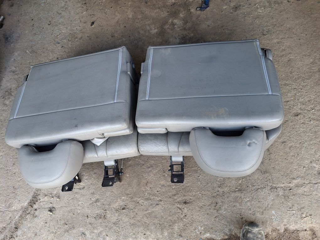 Fotele Nissan patrol gr y61 drugi rząd Stan bardzo dobry skóra