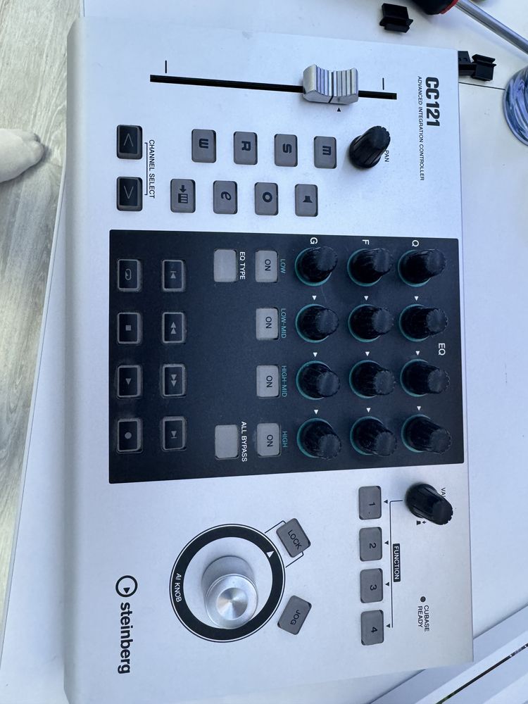 Steinberg cc121 controller