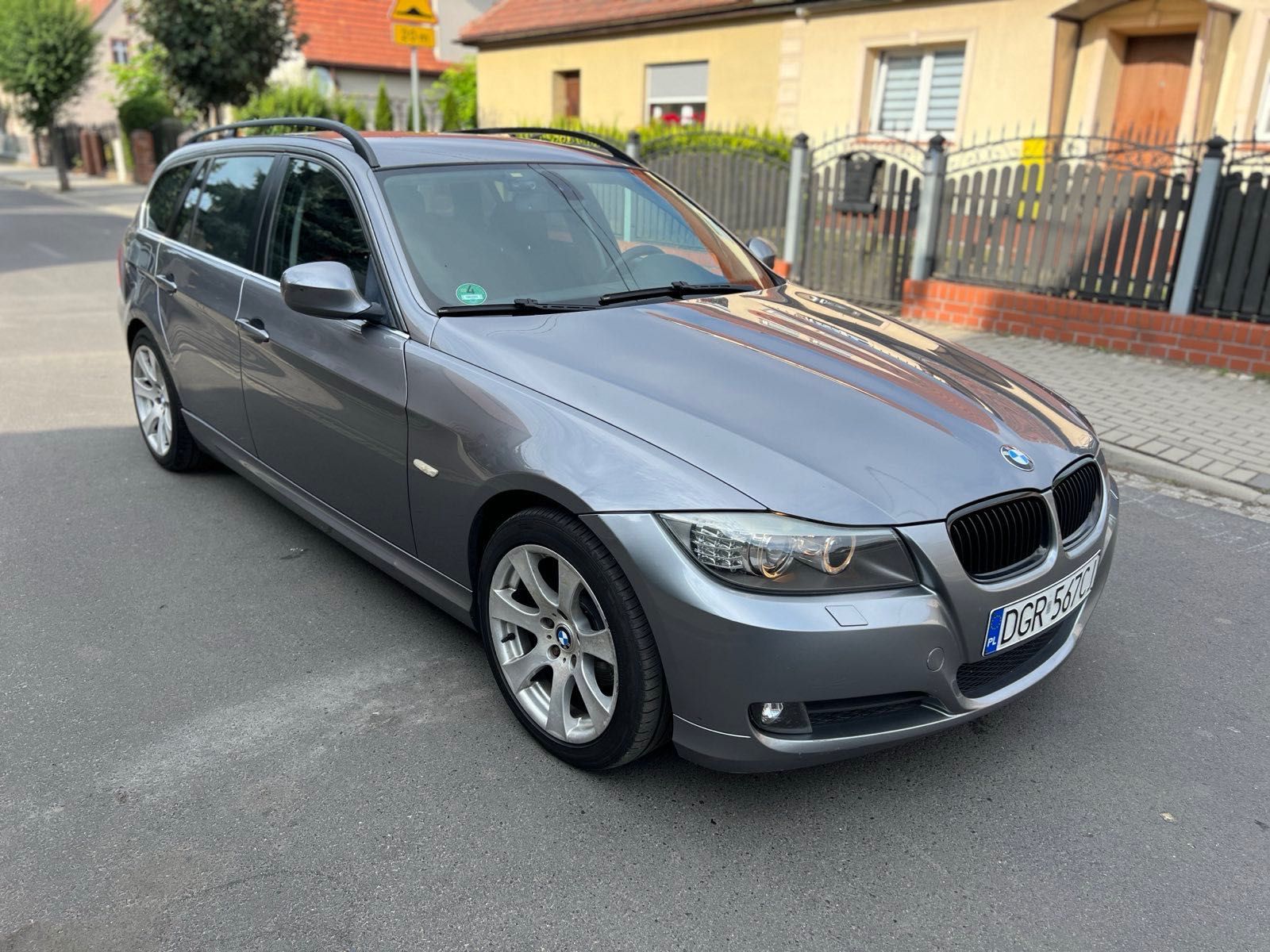 BMW E91 LCI 143km Bi-xenon Grzane fotele Serwisowany DOINWESTOWANA!